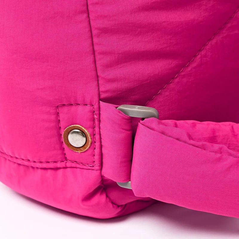 ROKA Bantry XS Very Berry Tasche aus recyceltem Nylon