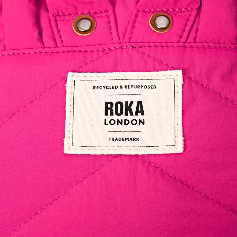 ROKA Bantry XS Very Berry Tasche aus recyceltem Nylon