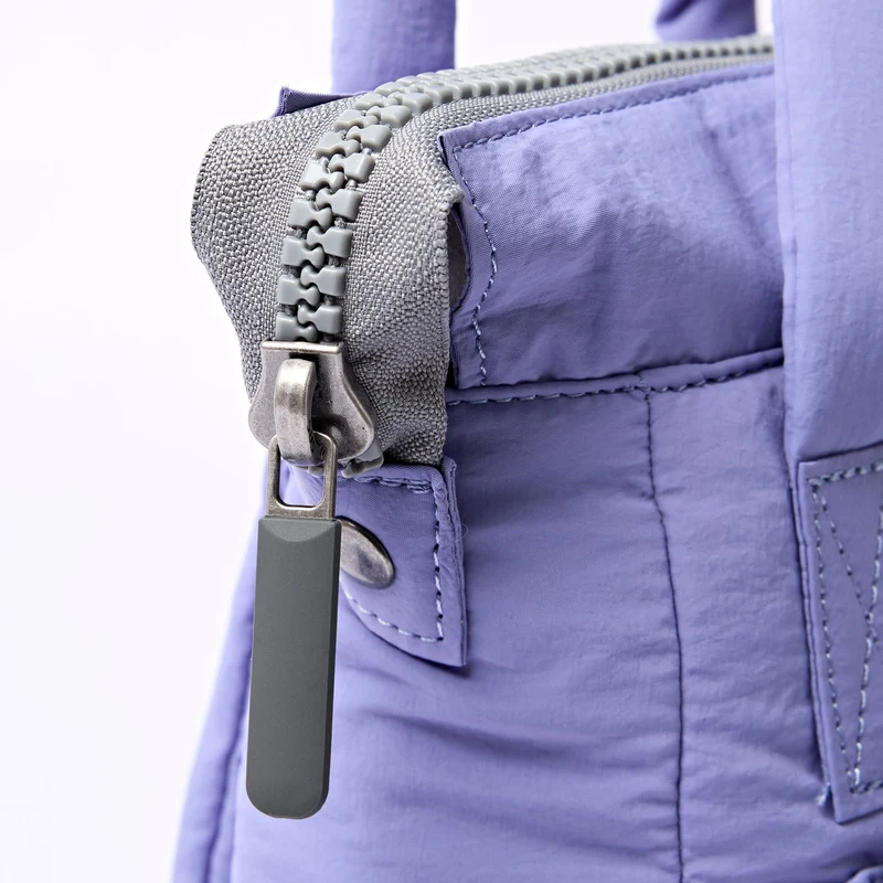 ROKA Bantry XS Cosmic Tasche aus recyceltem Nylon