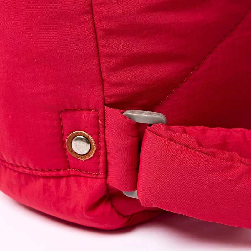ROKA Bantry XS Chilli Tasche aus recyceltem Nylon