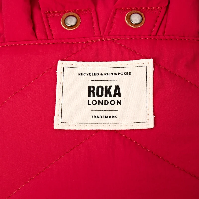 ROKA Bantry XS Chilli Tasche aus recyceltem Nylon