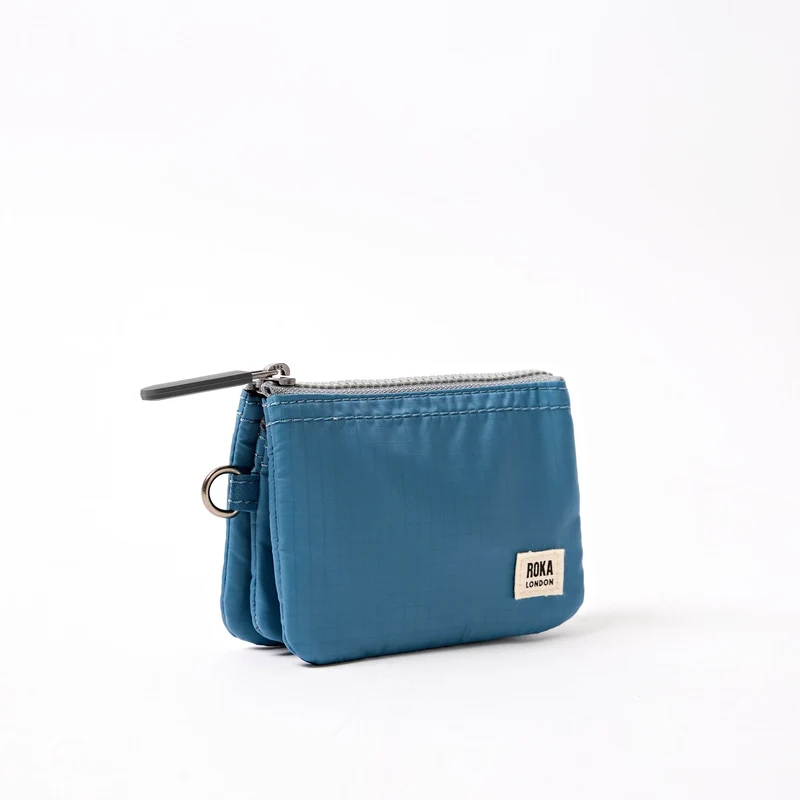 ROKA Carnaby Retro-Handtasche aus blauem, recyceltem Nylon-Ripstop