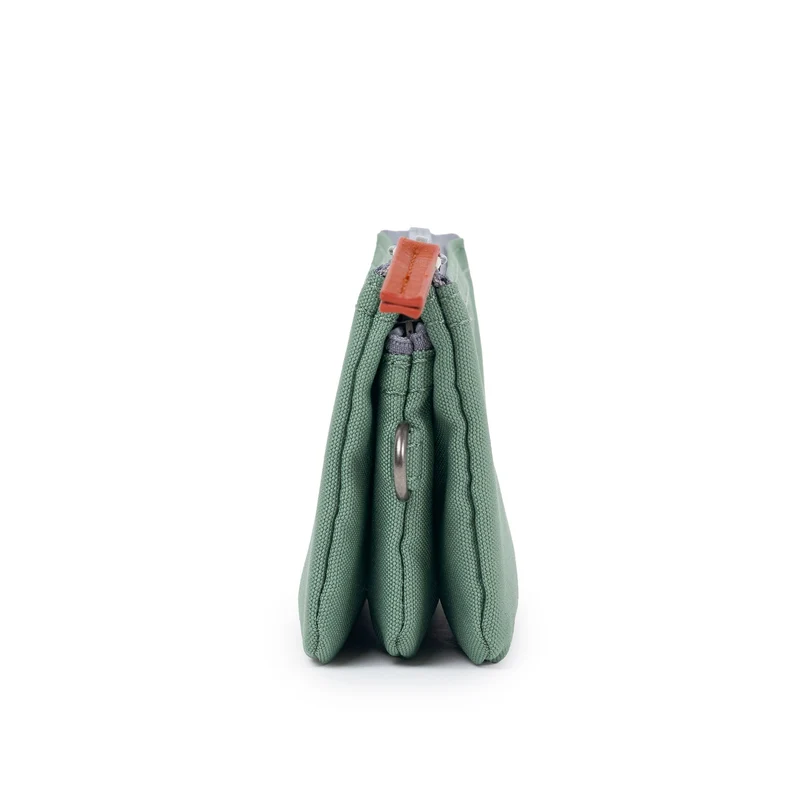 ROKA Carnaby Kleine Geldbörse aus recyceltem Nylon-Ripstop von Frost