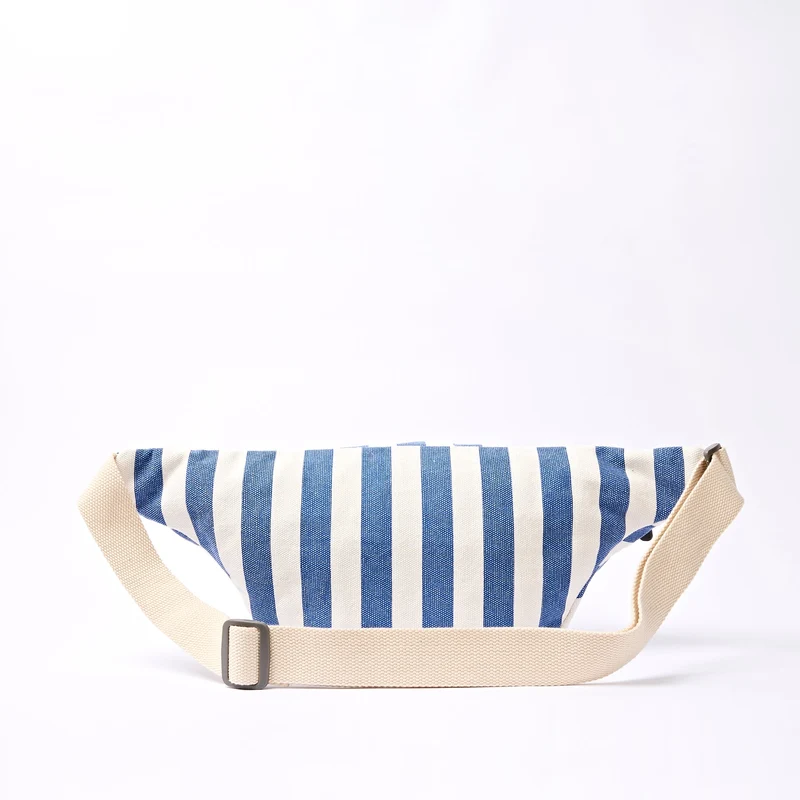 ROKA Mill Hill Umhängetasche aus Baumwoll-Canvas | Denim-Streifen