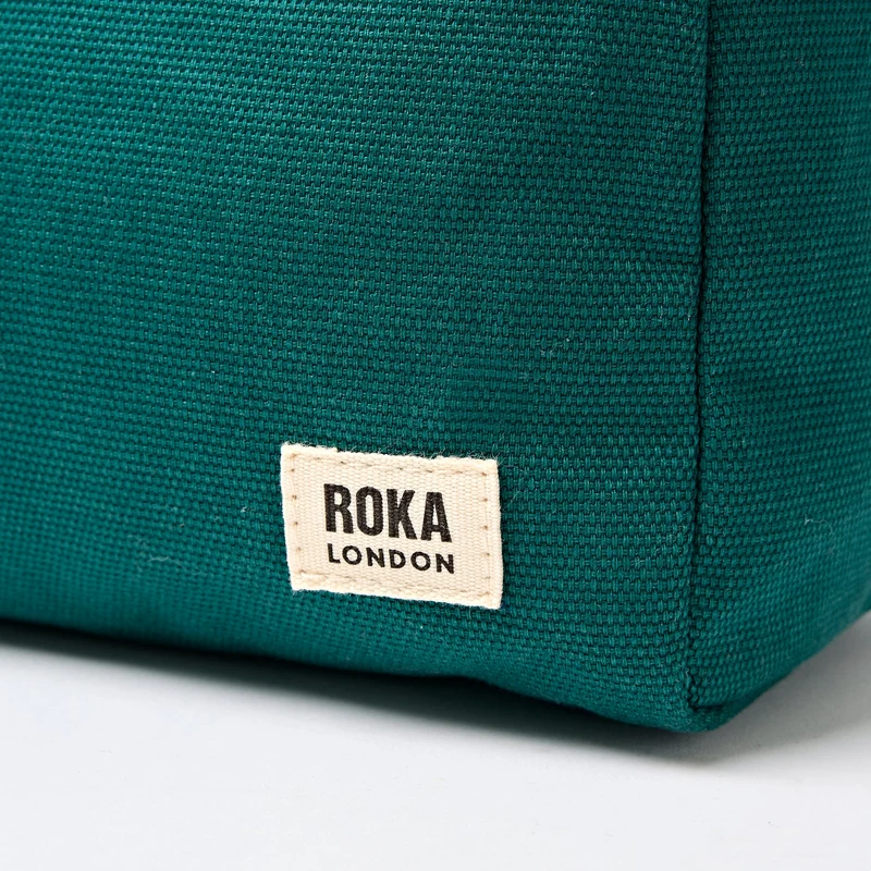 ROKA Mayfair Waschtasche aus Baumwoll-Canvas | Türkis