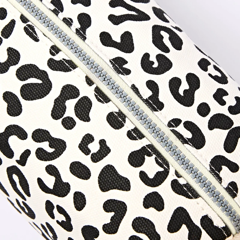 ROKA Mayfair Waschtasche aus Baumwoll-Canvas | Sommer-Leopardenmuster