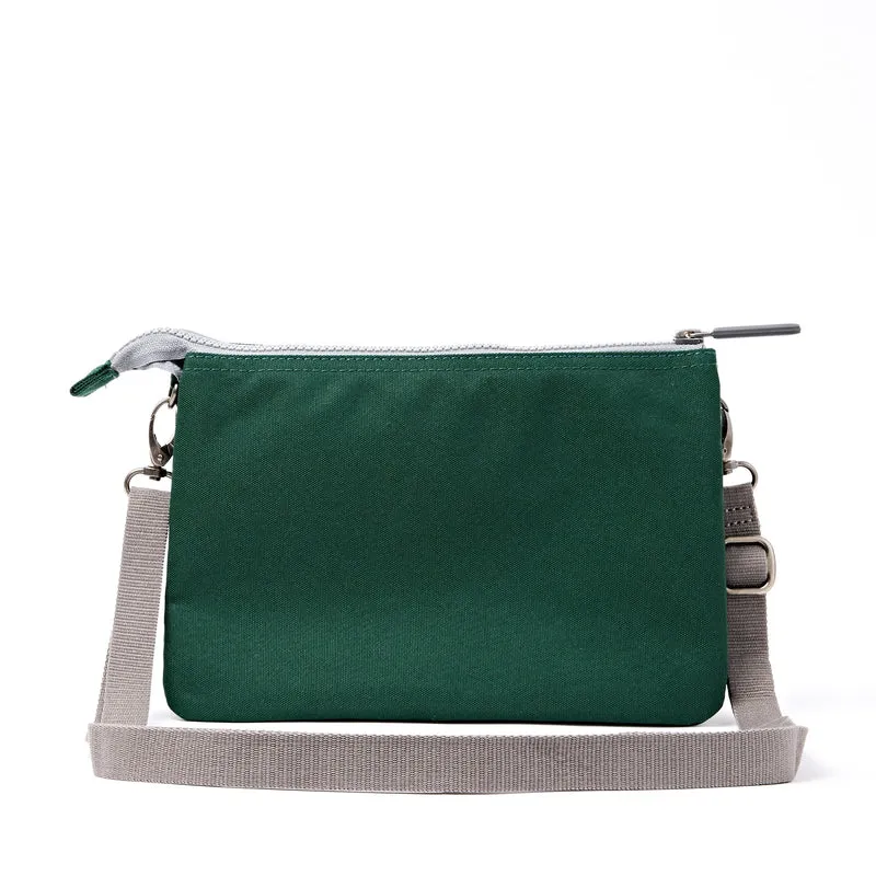 ROKA Carnaby Crossbody XL Tasche aus recyceltem Forest Canvas