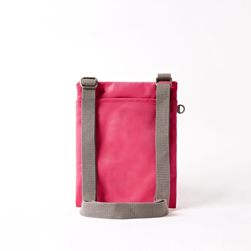 ROKA Chelsea B Granita Roter Beutel aus recyceltem Nylon