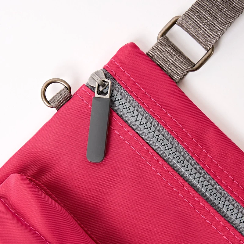 ROKA Chelsea B Granita Roter Beutel aus recyceltem Nylon