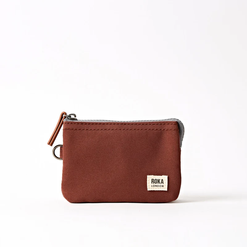 ROKA Carnaby Henna Kleine Handtasche aus recyceltem Canvas