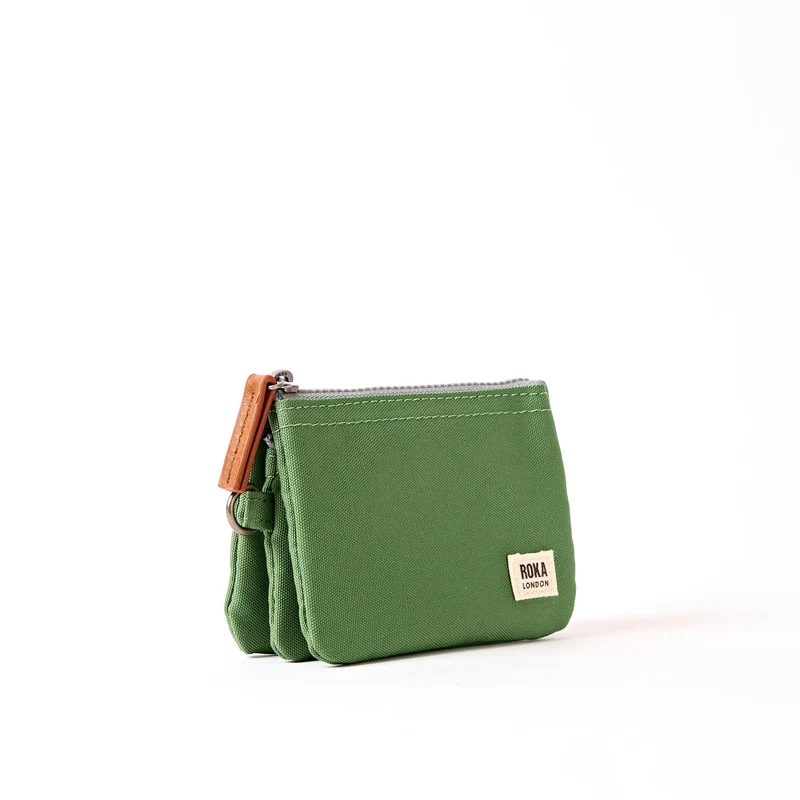 ROKA Carnaby Kleine Handtasche aus recyceltem Canvas mit Artischockenmotiv