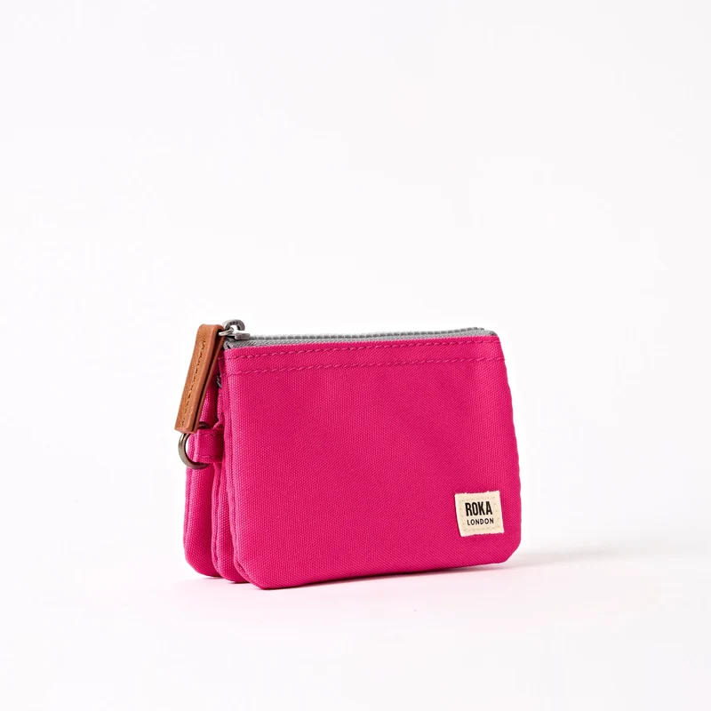 ROKA Carnaby Kleine Handtasche aus recyceltem Canvas in Granita-Rot