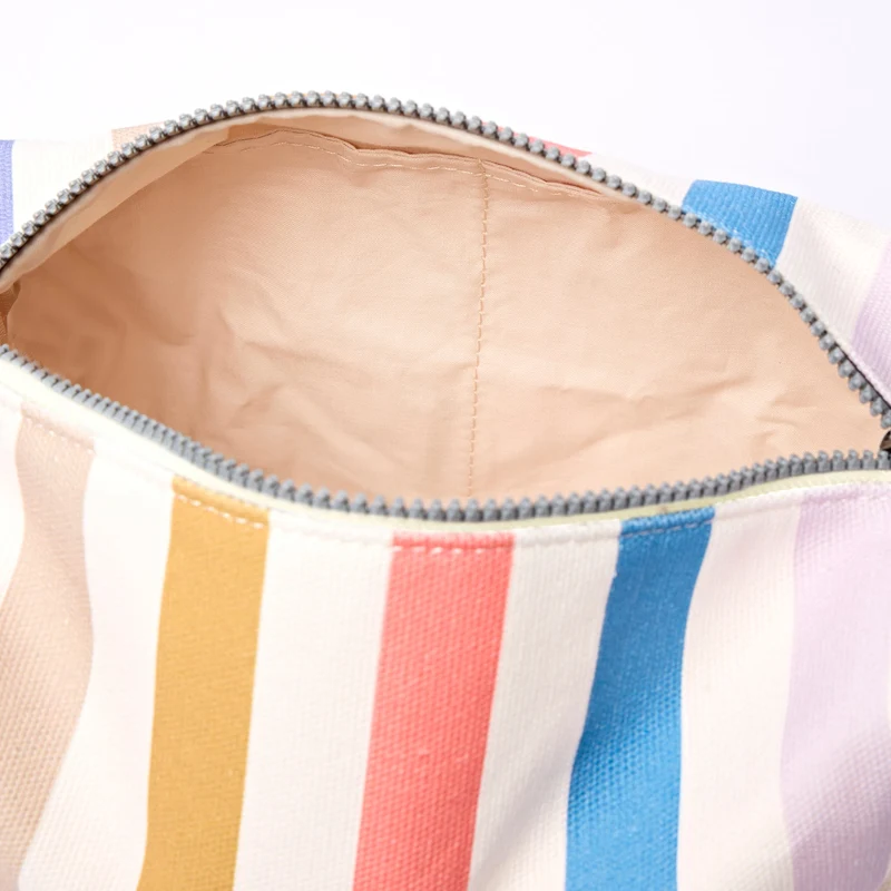 ROKA Mayfair Waschtasche aus Baumwoll-Canvas | Pastellfarbene Streifen