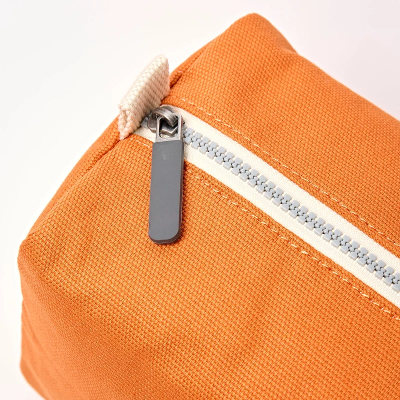 ROKA Mayfair Waschtasche aus Baumwoll-Canvas | Gebranntes Orange