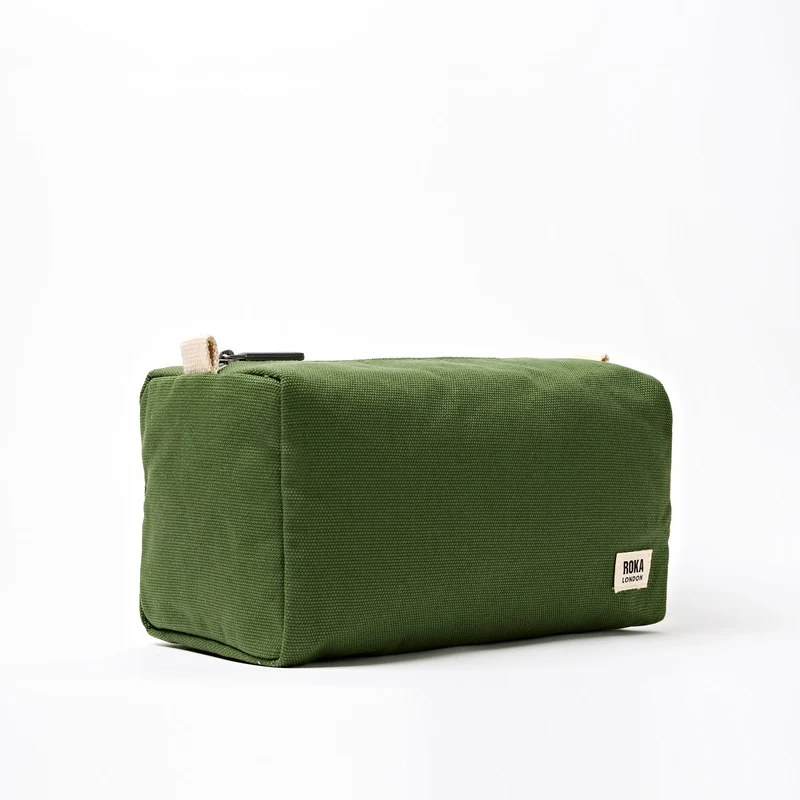 ROKA Mayfair Waschtasche aus Baumwoll-Canvas | Artischocke