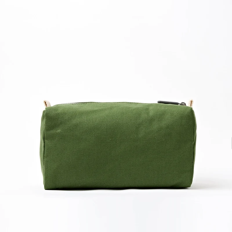 ROKA Mayfair Waschtasche aus Baumwoll-Canvas | Artischocke