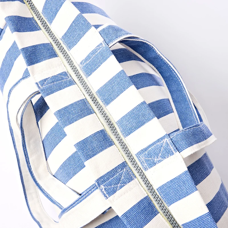 ROKA Große Marylebone-Tragetasche aus Baumwoll-Canvas | Denim-Streifen