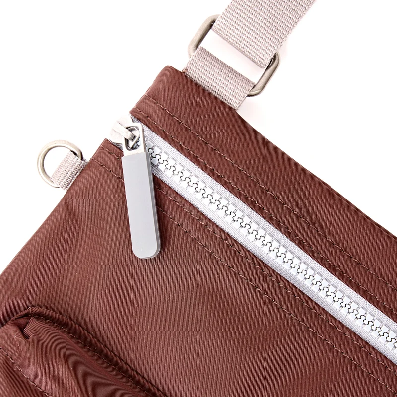 ROKA Chelsea B Rocky Road Tasche aus recyceltem Nylon