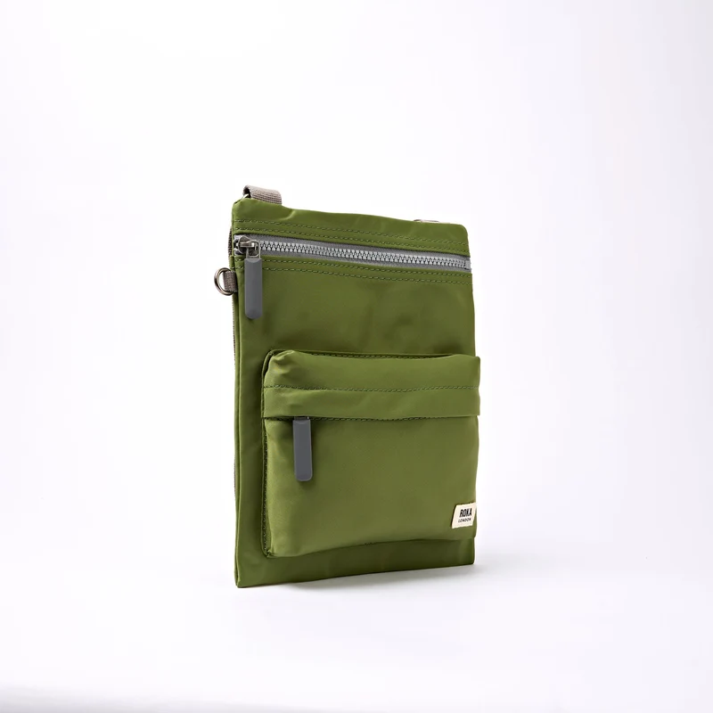 ROKA Chelsea B Avocado-Tasche aus recyceltem Nylon