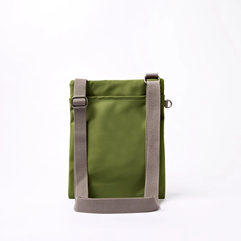 ROKA Chelsea B Avocado-Tasche aus recyceltem Nylon
