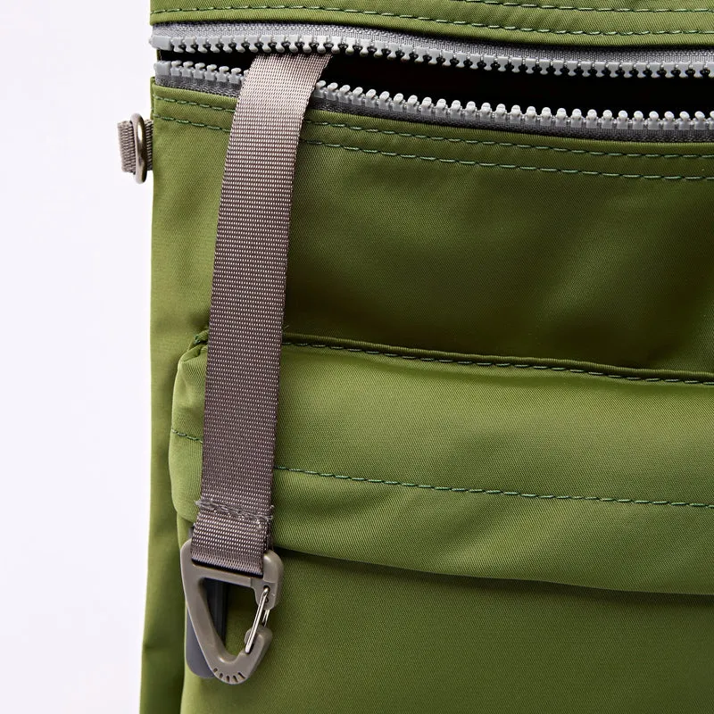 ROKA Chelsea B Avocado-Tasche aus recyceltem Nylon
