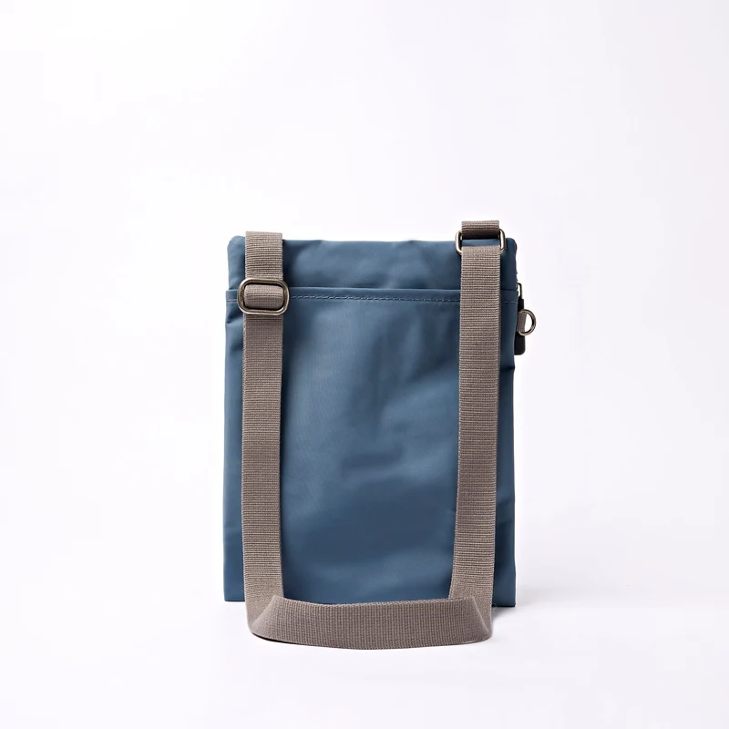 ROKA Chelsea B Airforce-Tasche aus recyceltem Nylon