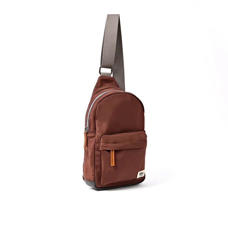 ROKA Willesden B Große Tasche aus recyceltem Nylon | Rocky Road