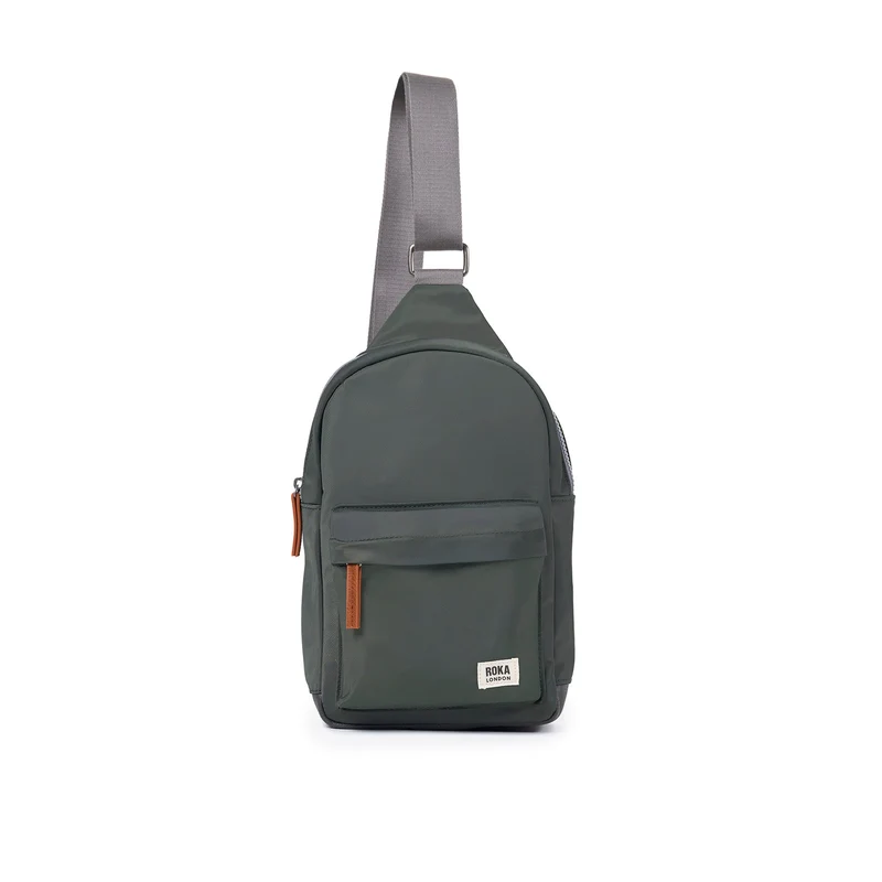 ROKA Willesden Große Tasche aus recyceltem Nylon | Thymian