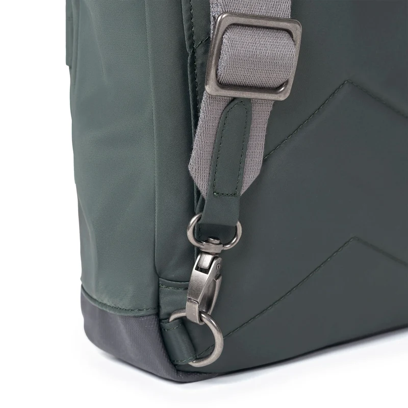ROKA Willesden Große Tasche aus recyceltem Nylon | Thymian