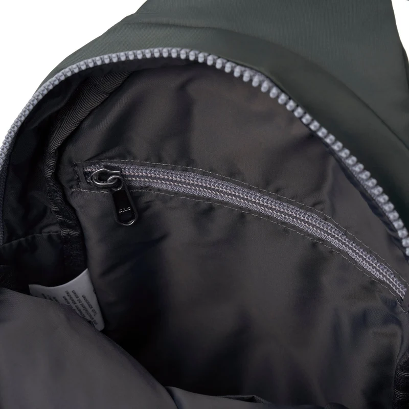 ROKA Willesden Große Tasche aus recyceltem Nylon | Thymian