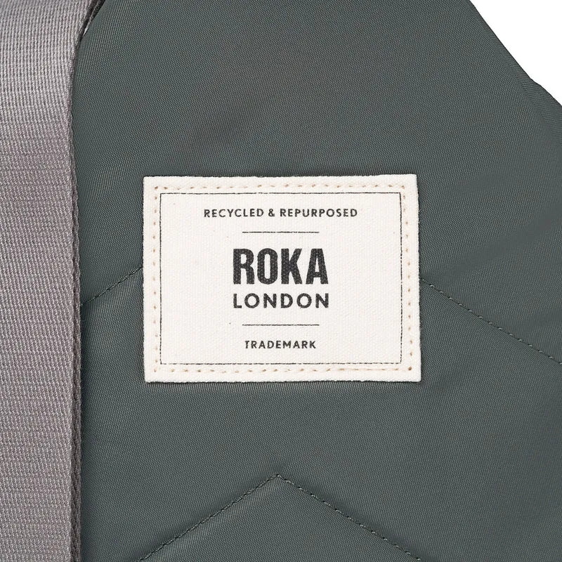 ROKA Willesden Große Tasche aus recyceltem Nylon | Thymian