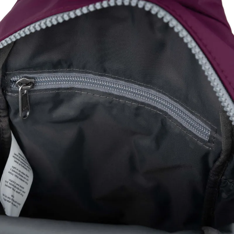 ROKA Willesden Große Tasche aus recyceltem Nylon | Königsblau