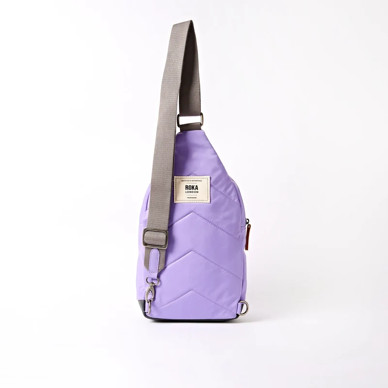 ROKA Willesden B Große Tasche aus recyceltem Nylon | Thistle Bloom