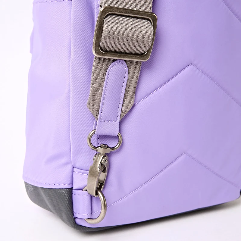 ROKA Willesden B Große Tasche aus recyceltem Nylon | Thistle Bloom