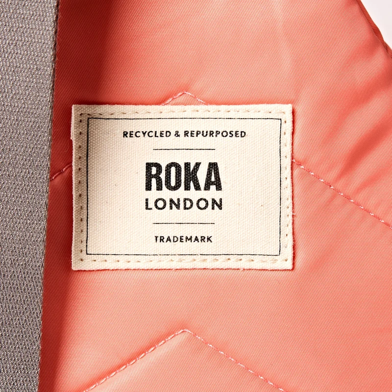 ROKA Willesden Große Tasche aus recyceltem Nylon | Zuckerkoralle