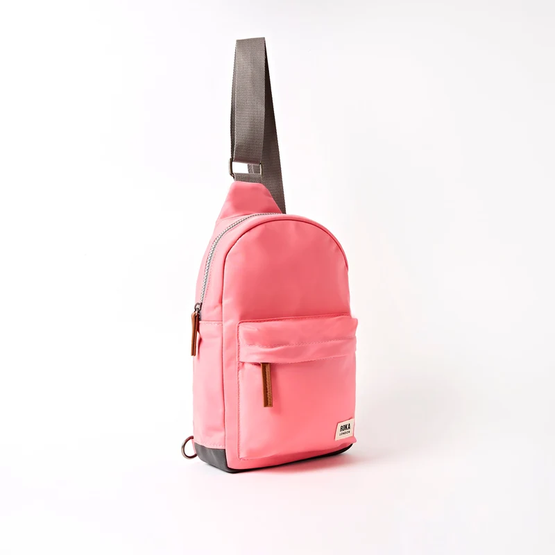 ROKA Willesden Große Tasche aus recyceltem Nylon | Rosa Limonade