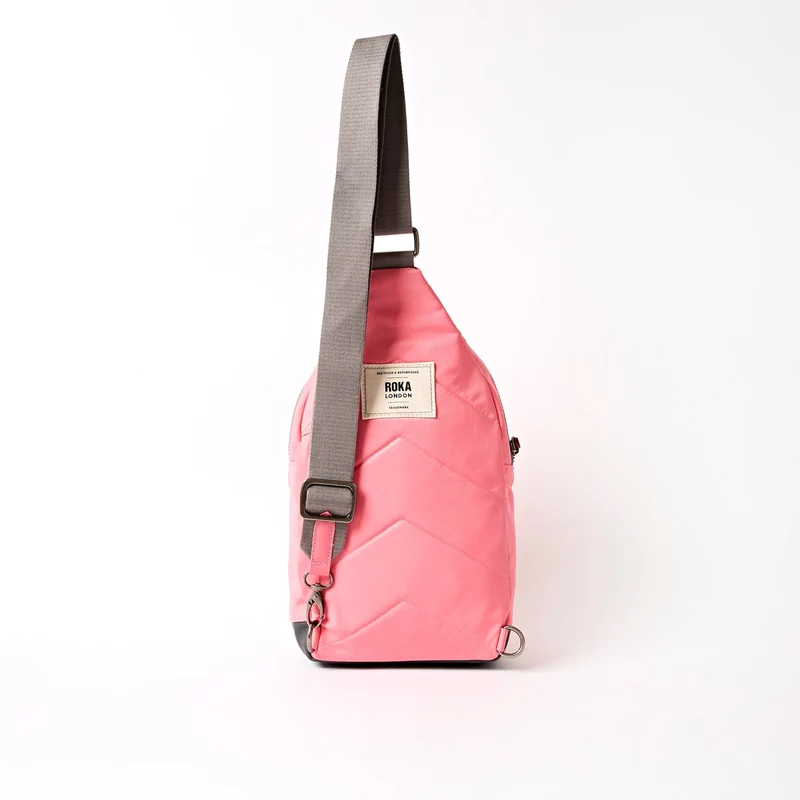 ROKA Willesden Große Tasche aus recyceltem Nylon | Rosa Limonade