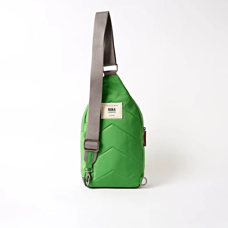 ROKA Willesden Große Tasche aus recyceltem Nylon | Online Lime