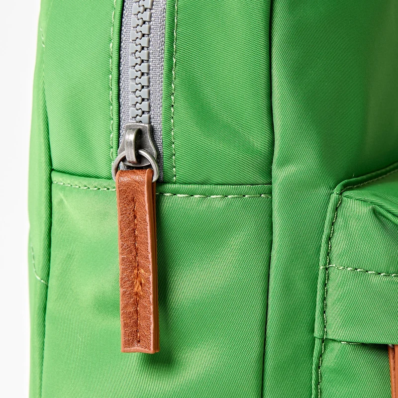 ROKA Willesden Große Tasche aus recyceltem Nylon | Online Lime