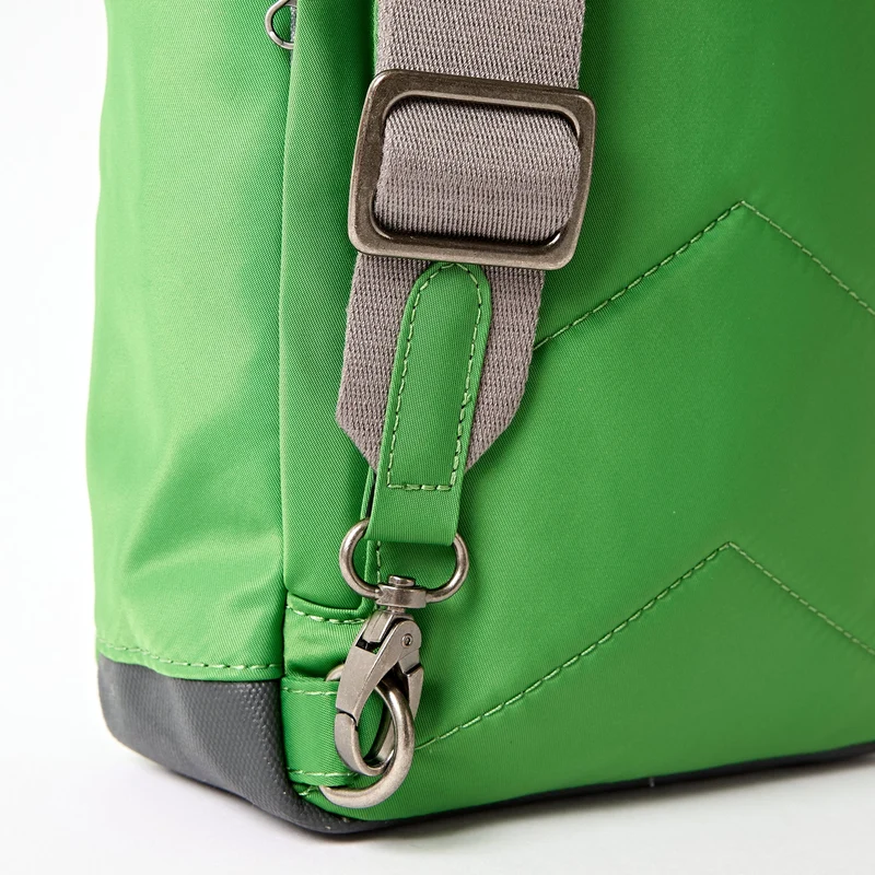 ROKA Willesden Große Tasche aus recyceltem Nylon | Online Lime