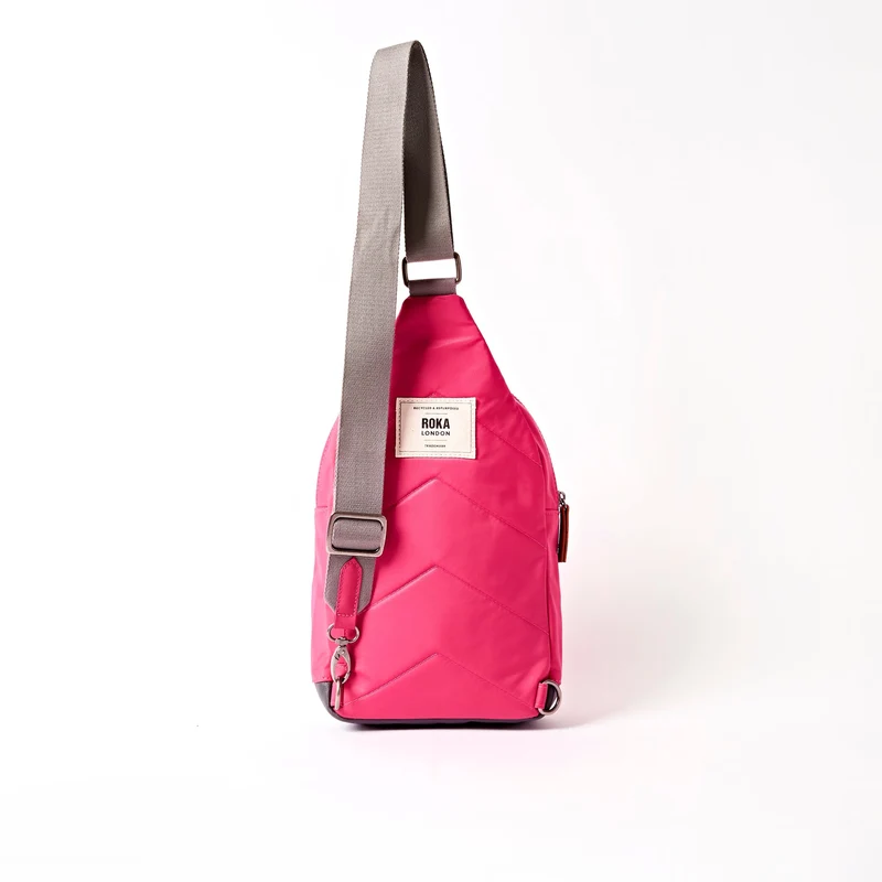 ROKA Willesden Große Tasche aus recyceltem Nylon | Granitrot
