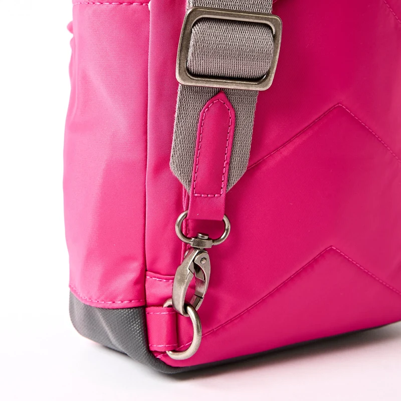 ROKA Willesden Große Tasche aus recyceltem Nylon | Granitrot
