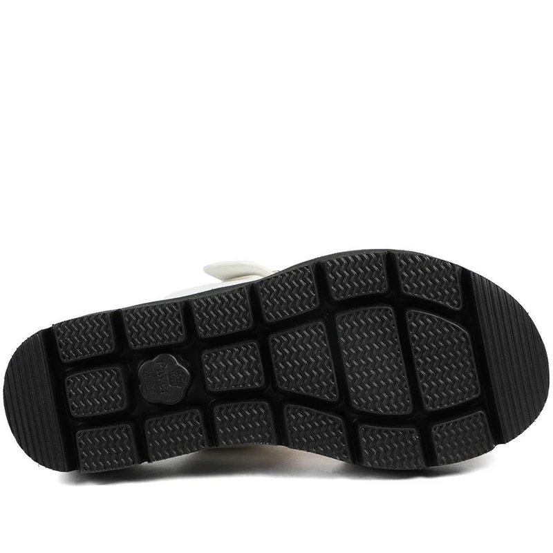 Wide Fit Cushioned Buckled Sandals - BAIZH43015 / 329 140 - White
