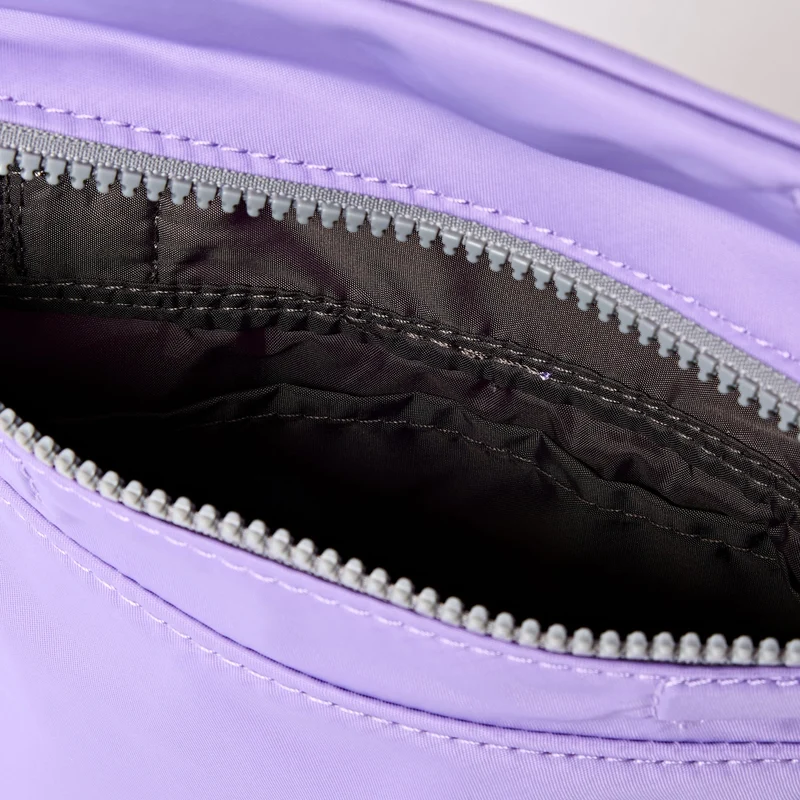 ROKA Stratford Kleine Tasche aus recyceltem Nylon | Thistle Bloom