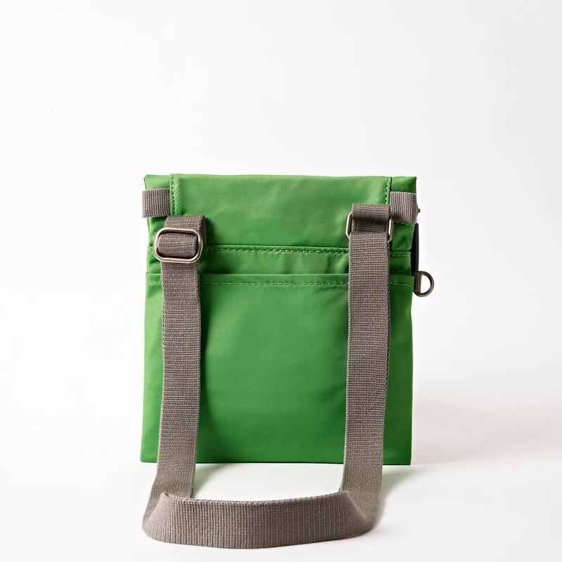 ROKA Stratford Kleine Tasche aus recyceltem Nylon | Online Lime