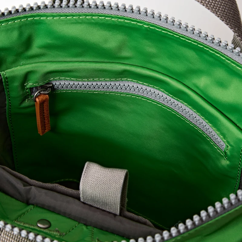 ROKA Bantry B Online Lime Kleine Tasche aus recyceltem Nylon