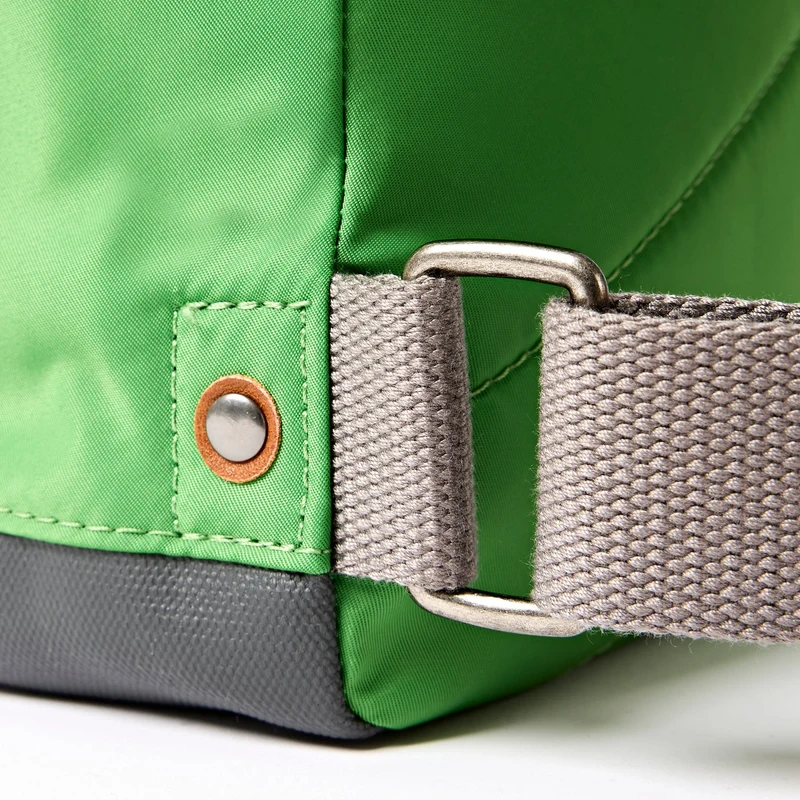 ROKA Bantry B Online Lime Kleine Tasche aus recyceltem Nylon