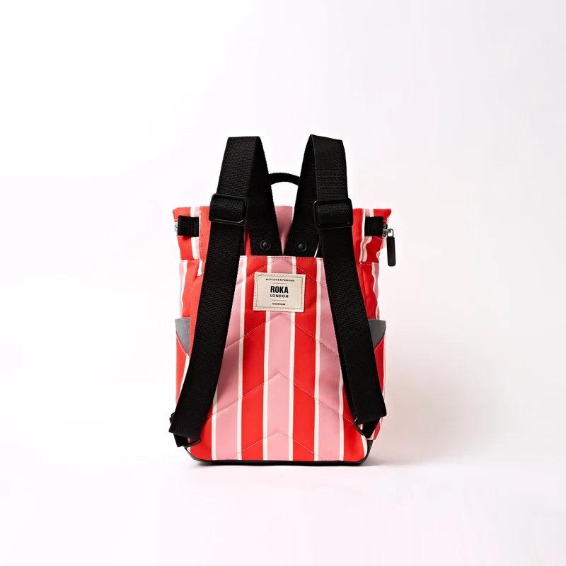 ROKA Canfield B Seaside Stripe Kleine Tasche aus recyceltem Canvas