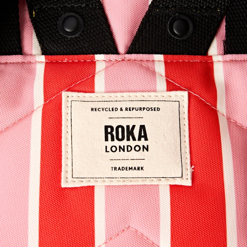 ROKA Canfield B Seaside Stripe Kleine Tasche aus recyceltem Canvas