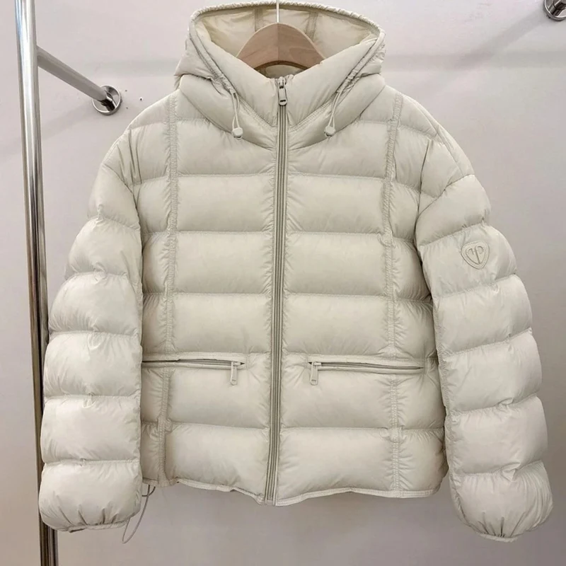 Freya | Damen Kurze Steppjacke mit Kapuze und Reißverschluss
